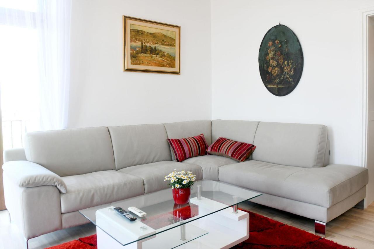 Divia Apartment リエカ エクステリア 写真
