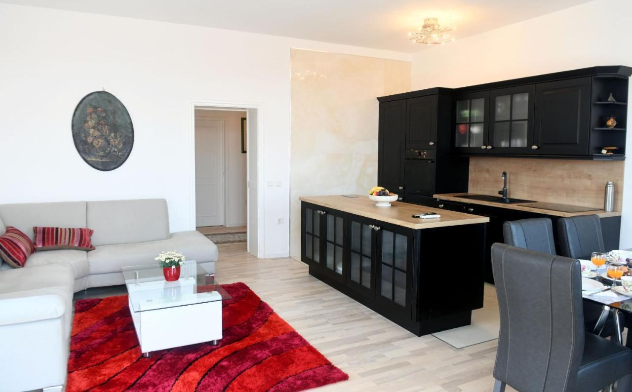 Divia Apartment リエカ エクステリア 写真