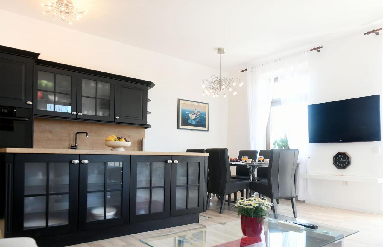Divia Apartment リエカ エクステリア 写真